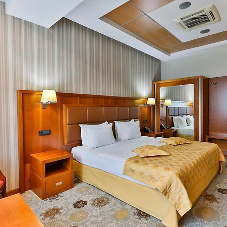 Kings Park Hotel Podgorica Ngoại thất bức ảnh