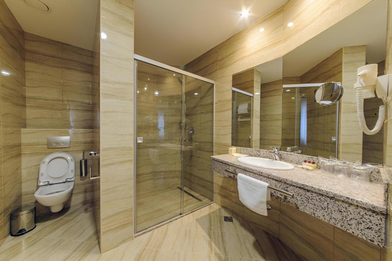 Kings Park Hotel Podgorica Ngoại thất bức ảnh