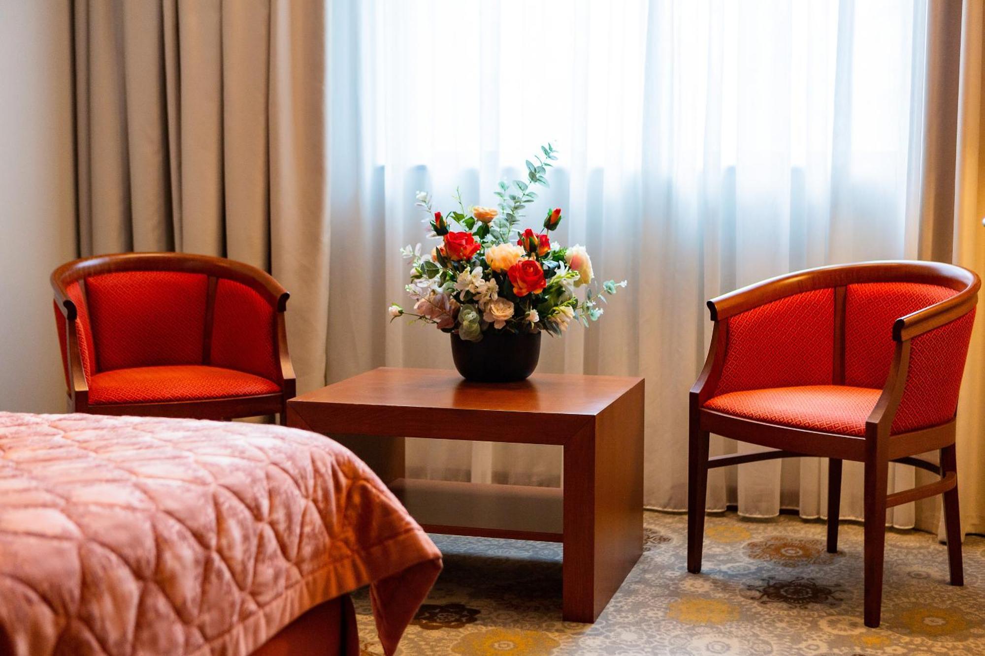 Kings Park Hotel Podgorica Ngoại thất bức ảnh