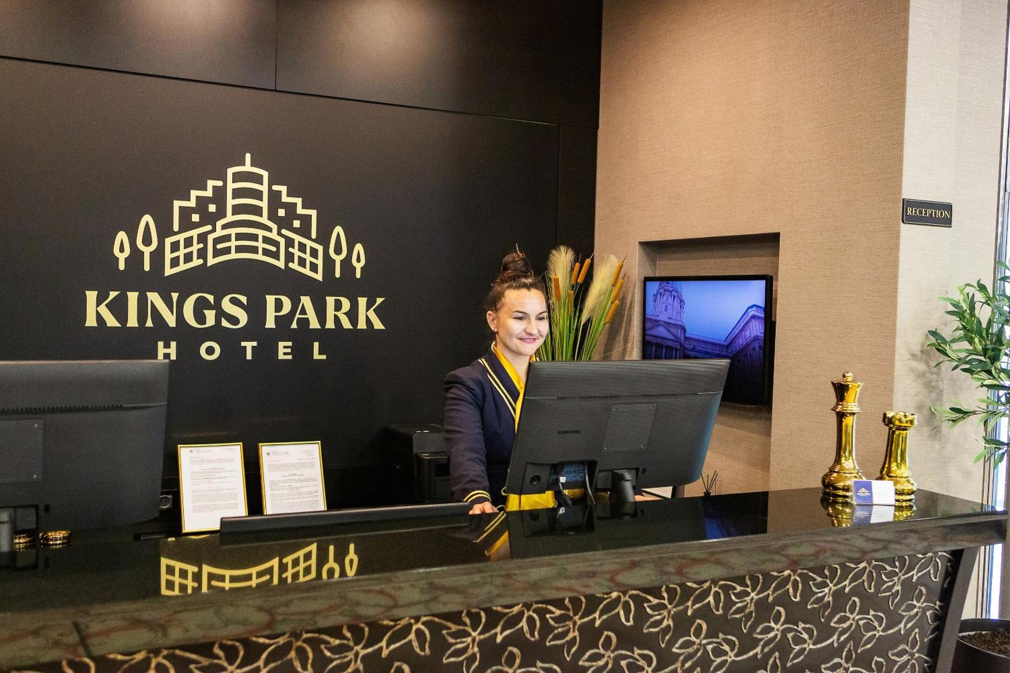 Kings Park Hotel Podgorica Ngoại thất bức ảnh