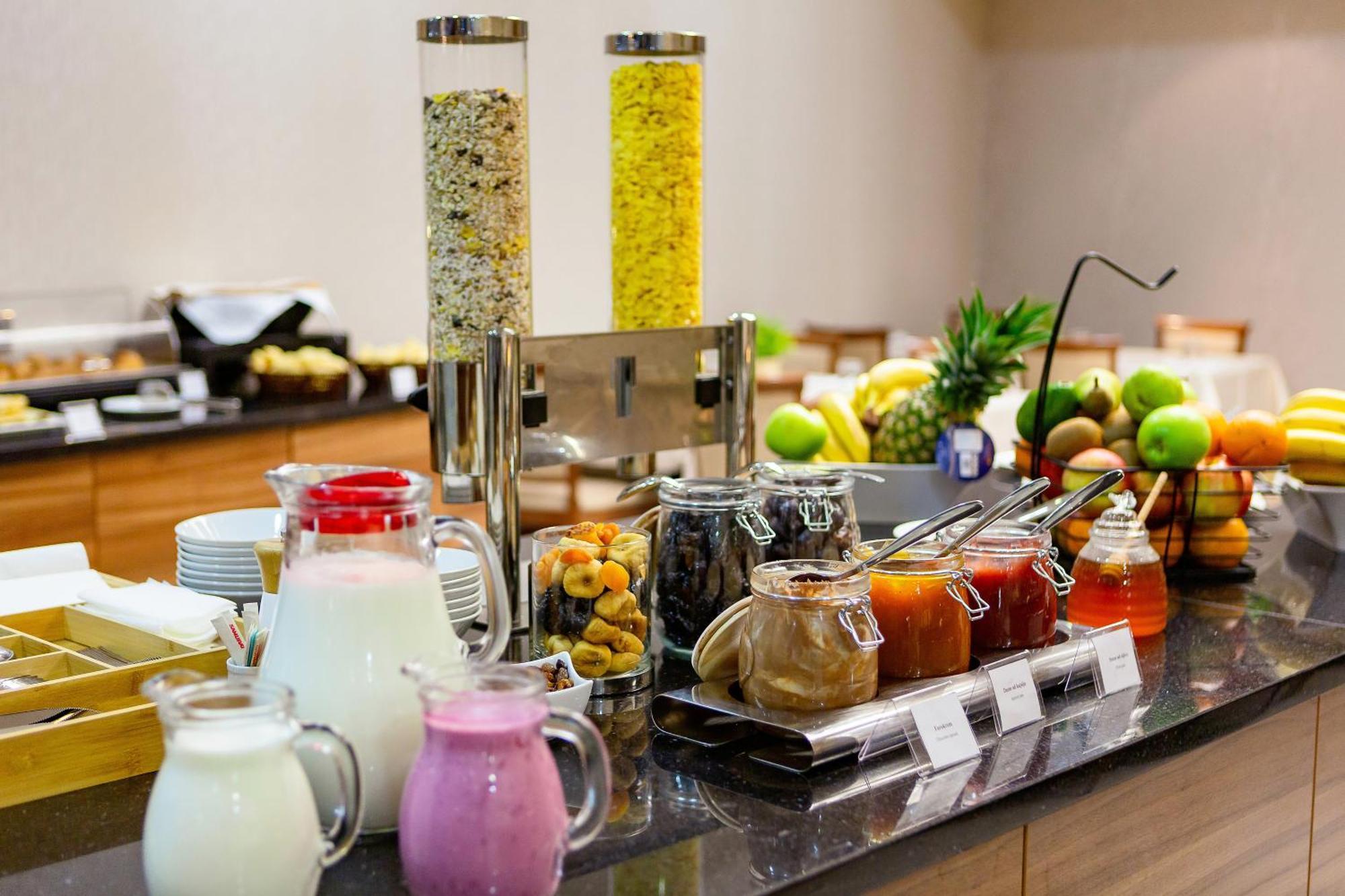 Kings Park Hotel Podgorica Ngoại thất bức ảnh