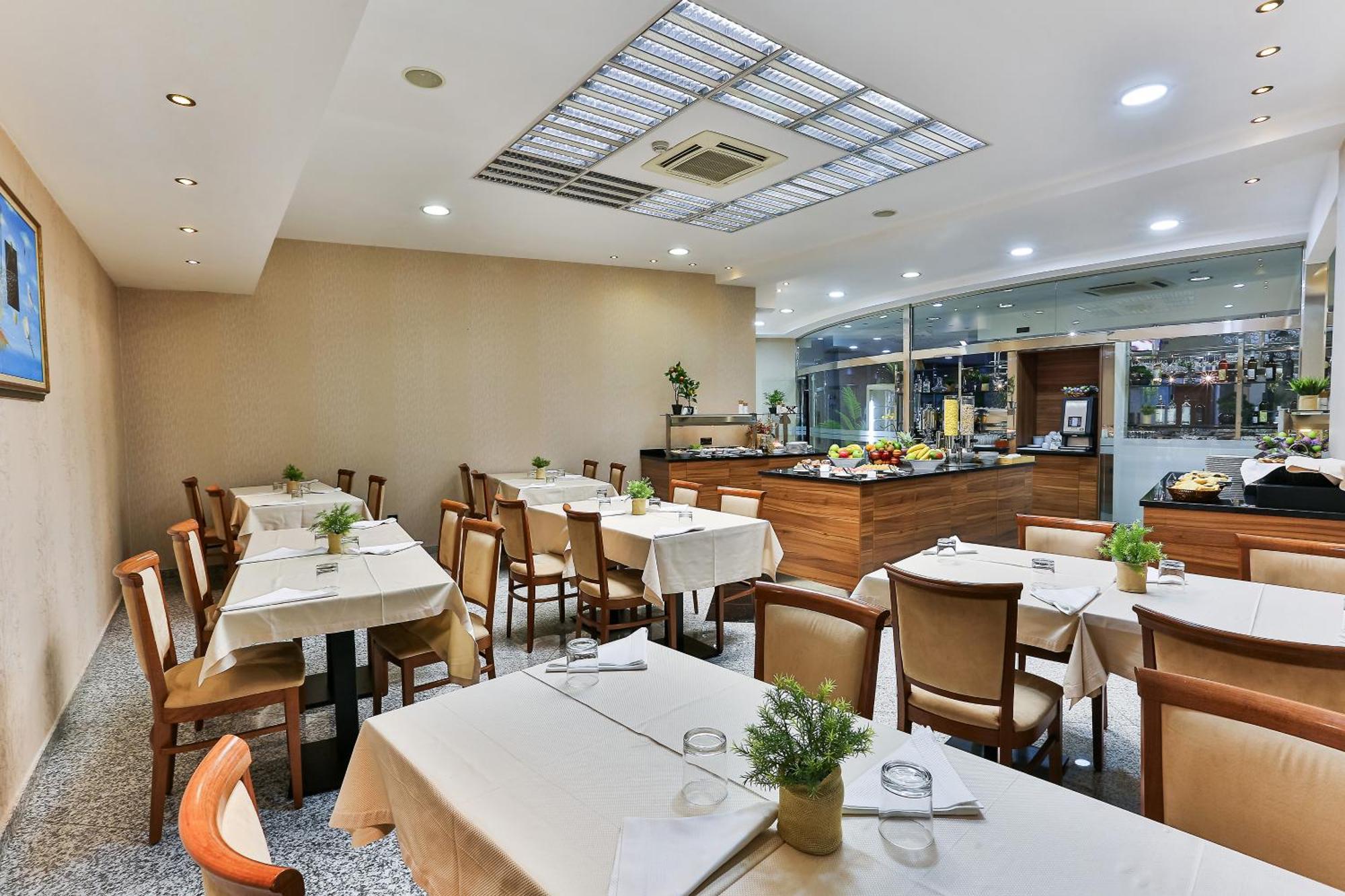 Kings Park Hotel Podgorica Ngoại thất bức ảnh