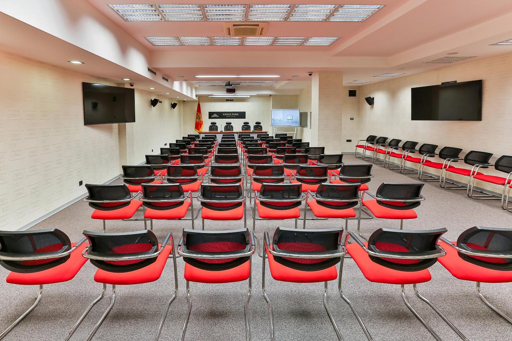 Kings Park Hotel Podgorica Ngoại thất bức ảnh