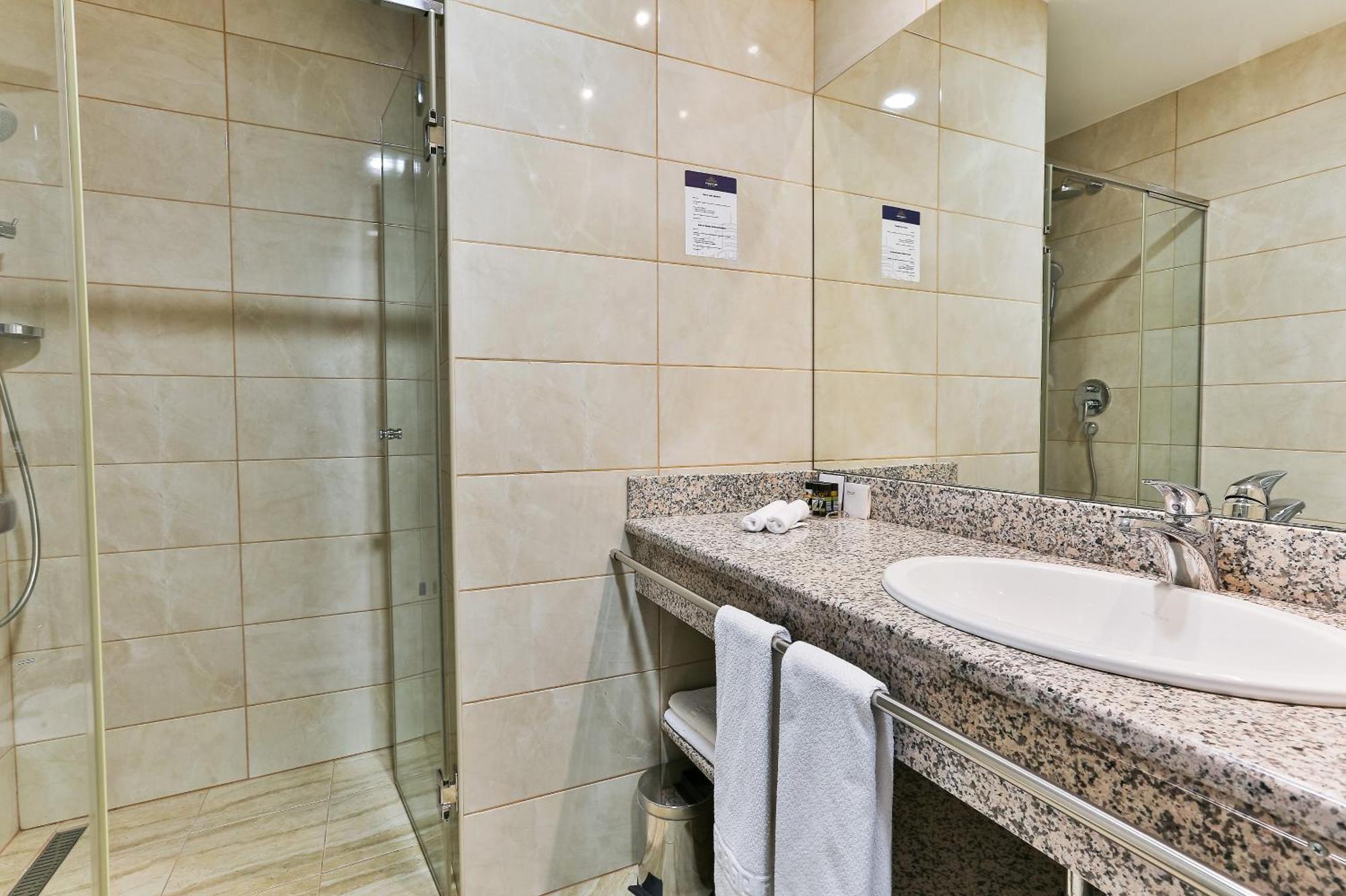 Kings Park Hotel Podgorica Ngoại thất bức ảnh