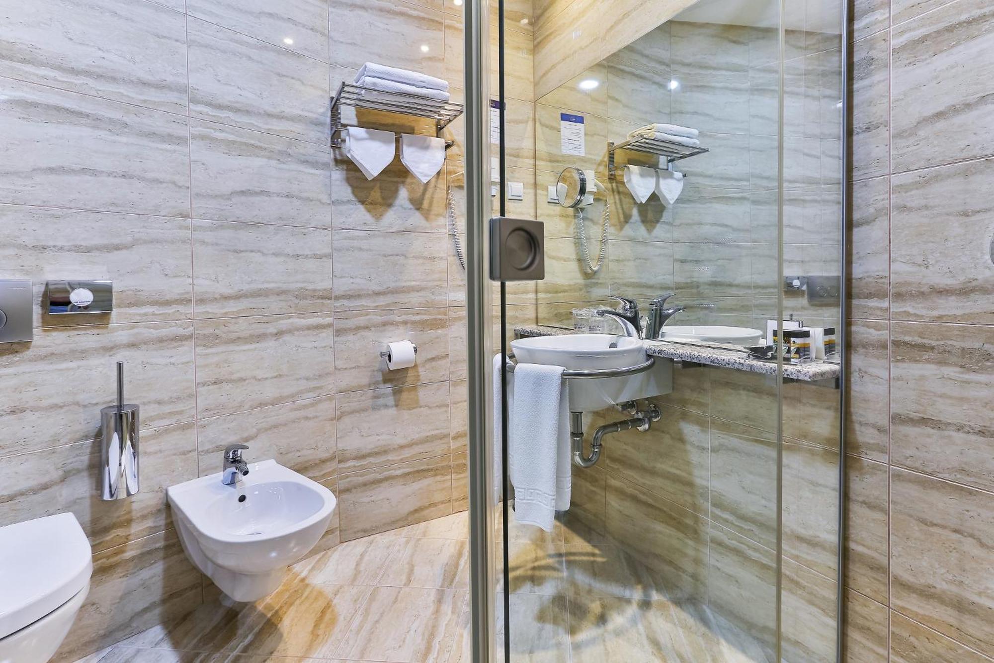 Kings Park Hotel Podgorica Ngoại thất bức ảnh