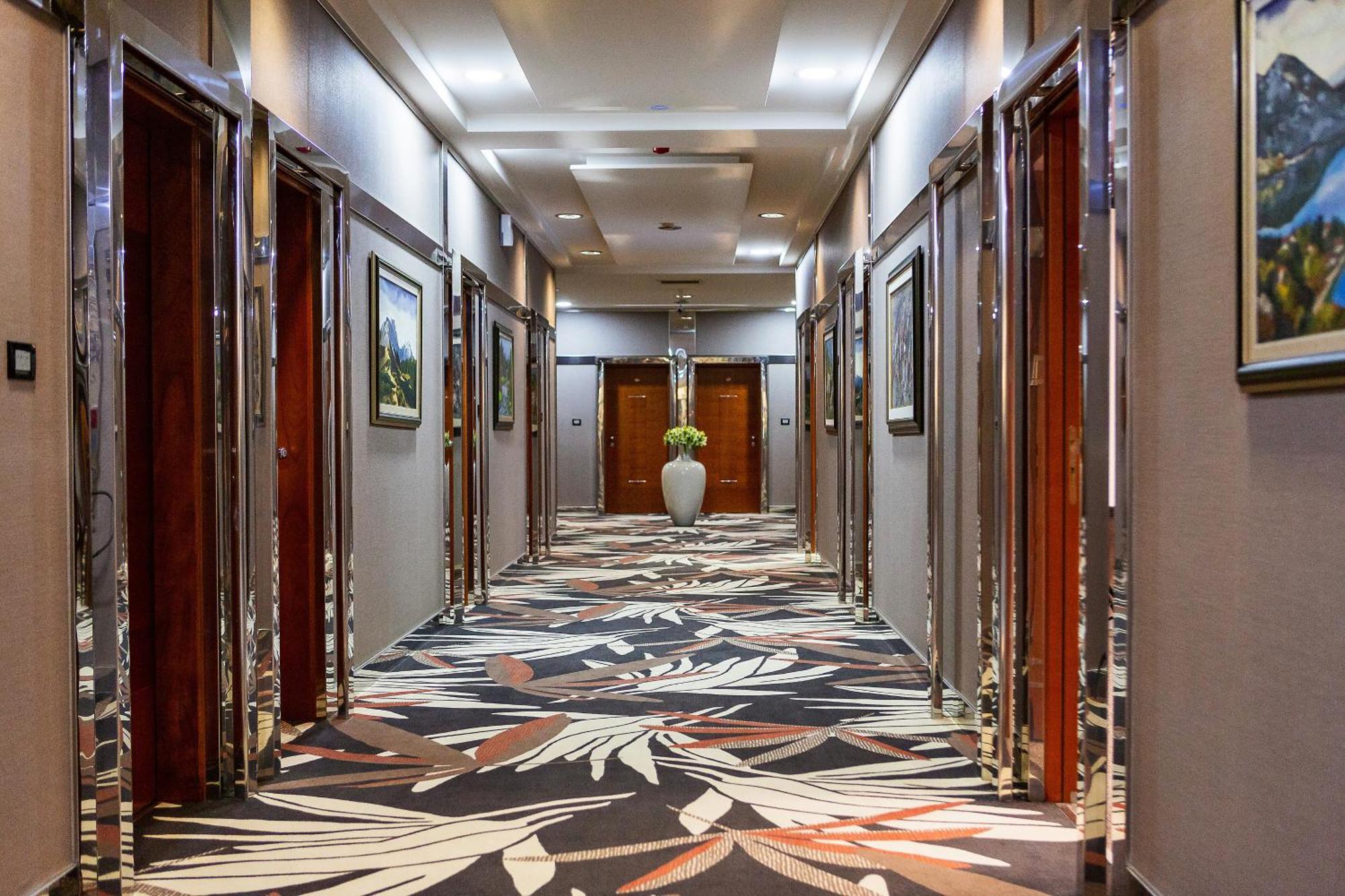Kings Park Hotel Podgorica Ngoại thất bức ảnh