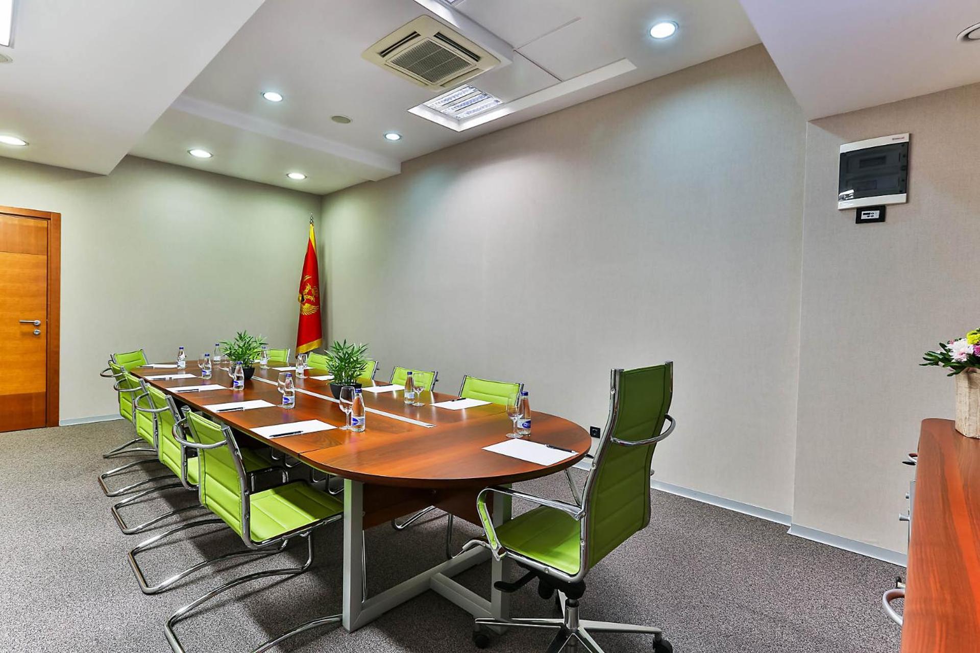 Kings Park Hotel Podgorica Ngoại thất bức ảnh