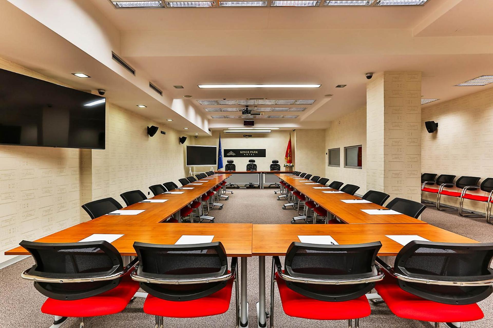 Kings Park Hotel Podgorica Ngoại thất bức ảnh