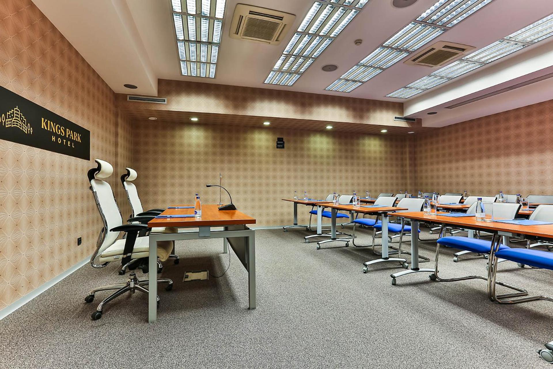 Kings Park Hotel Podgorica Ngoại thất bức ảnh