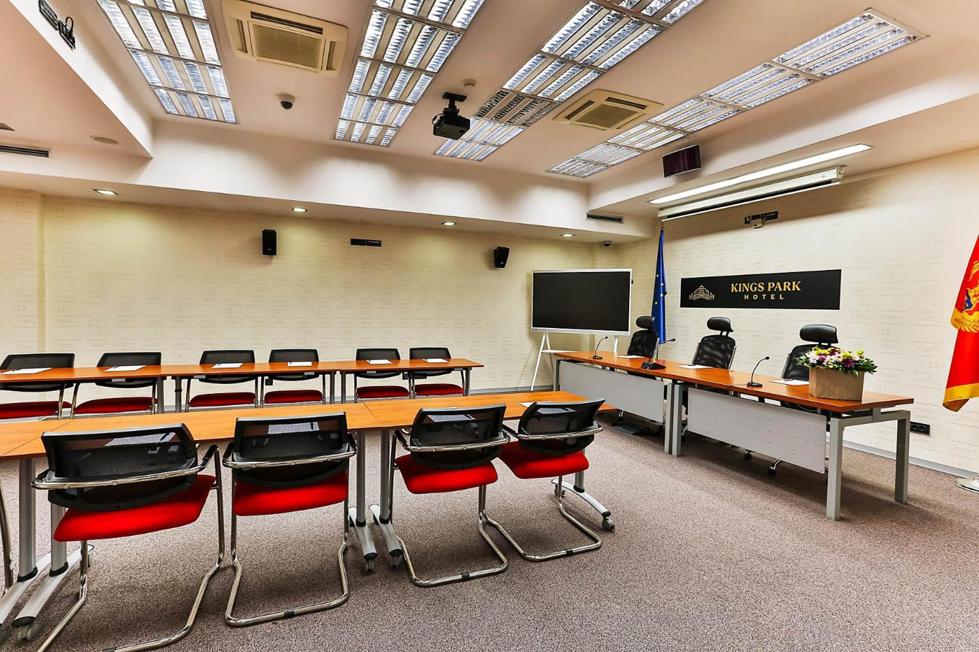 Kings Park Hotel Podgorica Ngoại thất bức ảnh